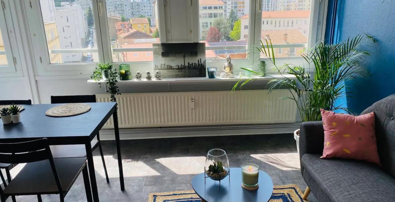 Le 610 - Cosy - Stationnement Gratuit & Wifi Apartman Saint-Etienne  Kültér fotó